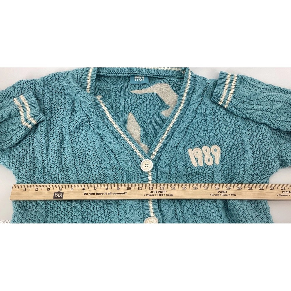 Taylor Swift 1989 Cardigan Taylor's Version Limited Edition MD/LG - Light Blue - Picture 10 of 11